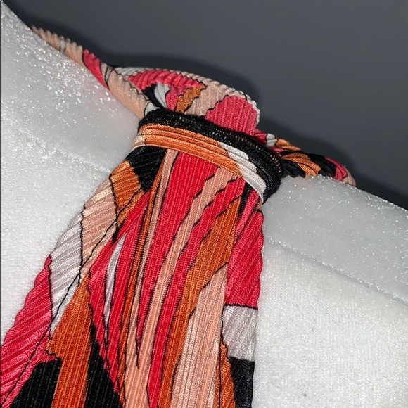 j.t.b. Sleeveless Shirt. Size medium. - Picture 3 of 6